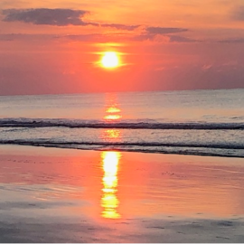 Walk around 100 steps to the beach for beautiful sunrises.